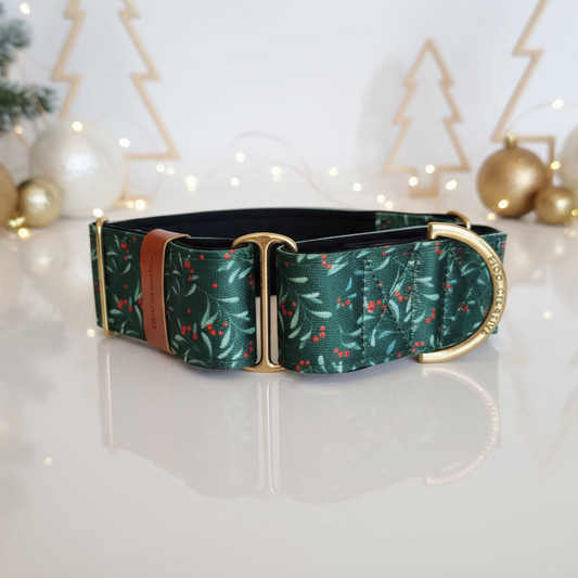 Christmas holly martingale collar