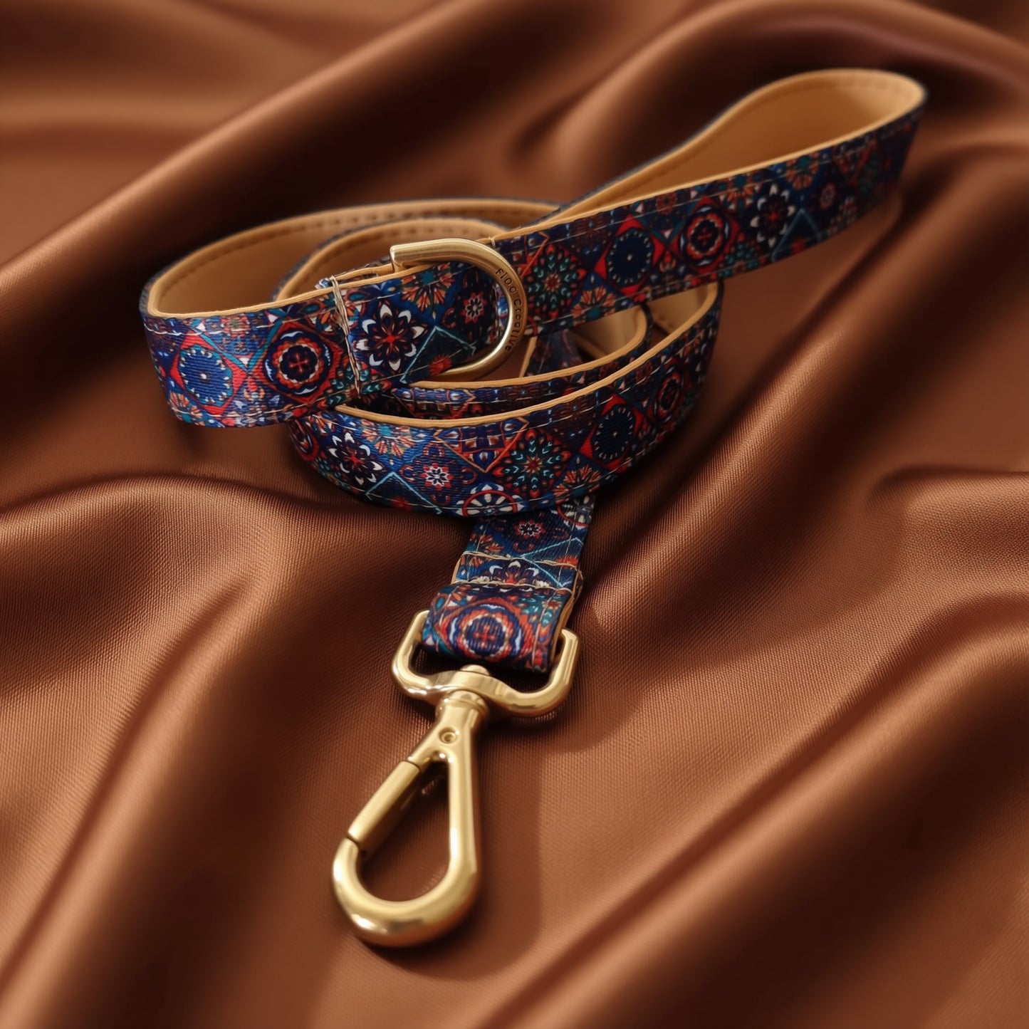 Padded dog leash with persina pattern tile pattern