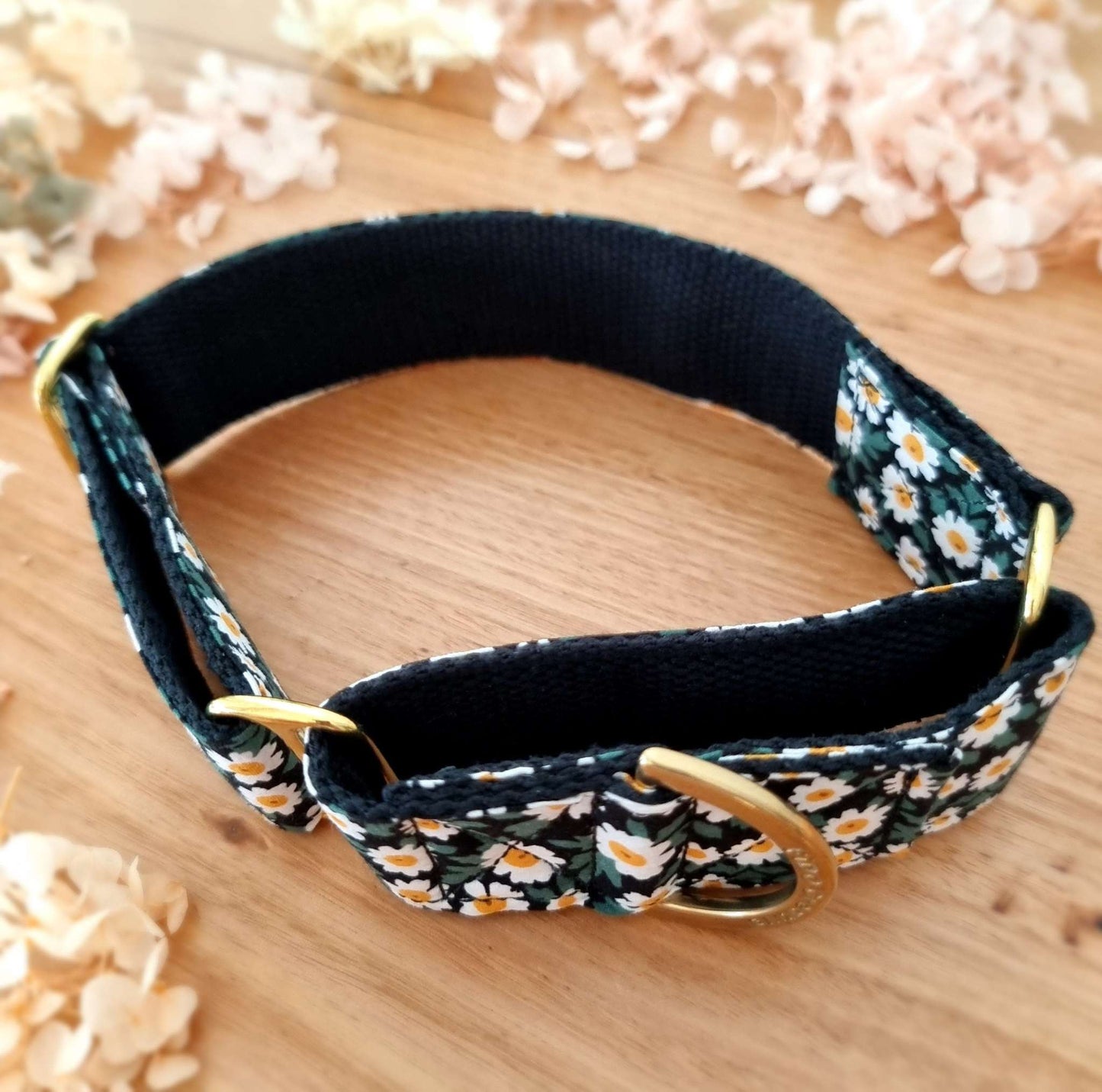 Green daisy martingale collar | Floral | Dog collar | Greyhound collar | Whippet collar | Solid brass | Rose gold | Collar | Girly | Black